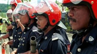 تخشى دول عديدة في منطقة آسيا من التعرض لهجمات انتحارية